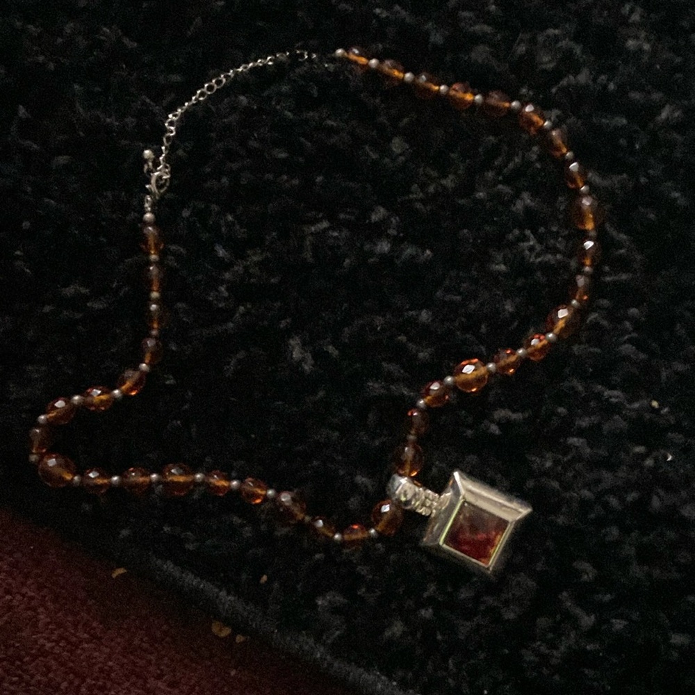 Necklace open never used